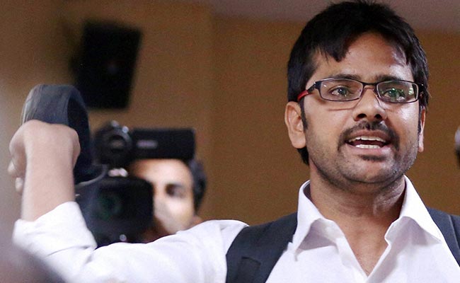 Court Grants Interim Bail To Man Who Threw Shoe At Arvind Kejriwal