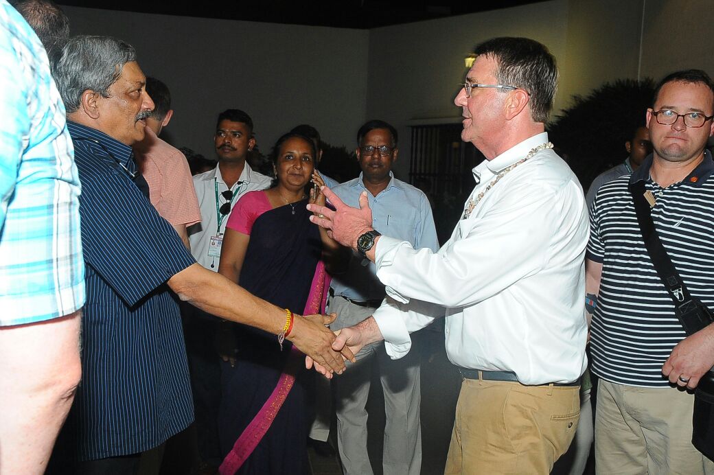 अमेरिकी राष्ट्रगान का मुंबई कनेक्शन, एश्टन कार्टर को पर्रिकर का अनूठा गिफ्ट