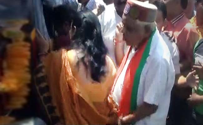 Madhya Pradesh Minister Babulal Gaur's 'Pat' On Woman's Back Becomes Controversial