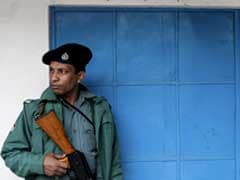 Fearing Mob Justice, Thief In Bangladesh Calls Cops On Self