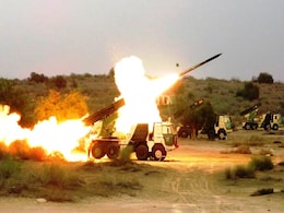 थार के रेगिस्तान में भारतीय सेना का 'शत्रुजीत' अभ्यास थार के रेगिस्तान में भारतीय सेना का 'शत्रुजीत' अभ्यास