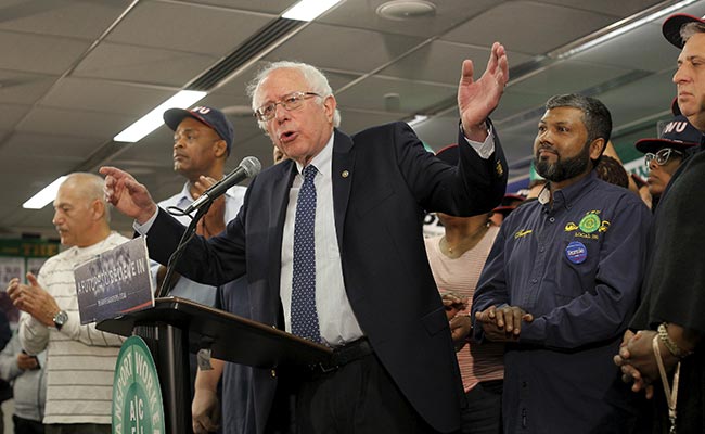 Crowd Cheers As Presidential Candidate Sanders Drops In On Picket Line