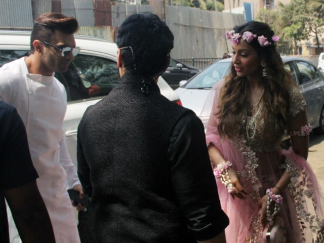 Inside Pics: Bipasha Basu and Karan Singh Grover's Mehendi