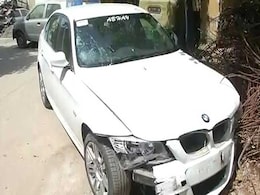 Speeding BMW Hits 4 Persons In Noida, One Critical; Driver On The Run Speeding BMW Hits 4 Persons In Noida, One Critical; Driver On The Run