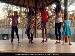 इन बच्चियों का गाना सुनकर आप भी यादों में खो जाएंगे और साथ-साथ गाने लगेंगे इन बच्चियों का गाना सुनकर आप भी यादों में खो जाएंगे और साथ-साथ गाने लगेंगे