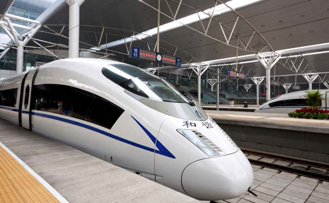 This Chinese High Speed Train Conquers Extreme Weather