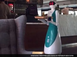 चीन : रेस्त्रां को 'बेवकूफ' रोबोट कर्मचारियों का काम नहीं आया पसंद, तो किया बर्खास्त चीन : रेस्त्रां को 'बेवकूफ' रोबोट कर्मचारियों का काम नहीं आया पसंद, तो किया बर्खास्त