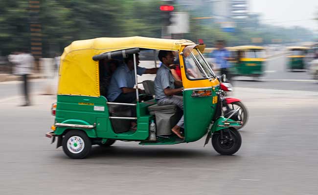 Tarif Otomatis, Taksi Naik Di Delhi Karena Kenaikan Harga CNG