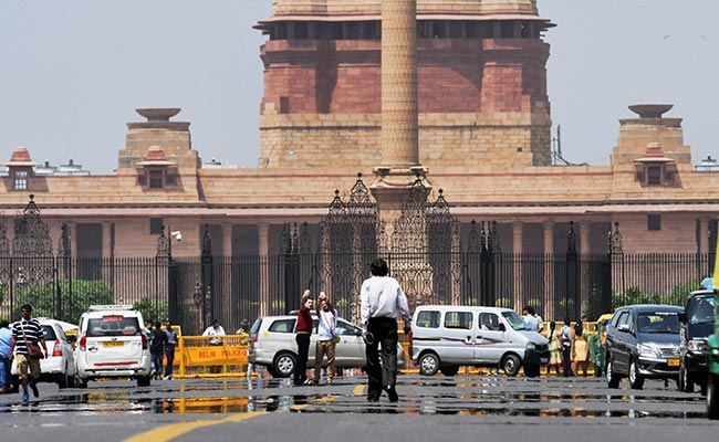 Mercury Soars In Delhi-NCR; Heat Wave And Thunderstorm Alert Issued