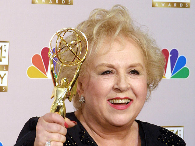 Doris Roberts, Star of <I>Everybody Loves Raymond</i>, Dies at 90