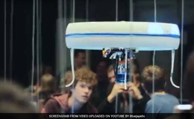 Dutch Students Open World's First Pop-Up Drone Cafe