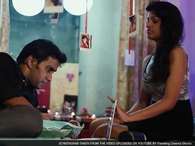 लड़के ने क्यों बनाया अपनी गर्लफ्रेंड का वीडियो, सच जानने के लिए आप खुद ही देखें...