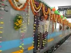 तस्वीरों में देखें : भारत की सबसे तेज ट्रेन शताब्दी से बस सात मिनट आगे है गतिमान एक्सप्रेस