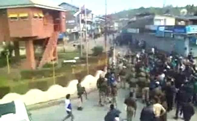 जम्मू-कश्मीर में सेना की फायरिंग में एक उभरते क्रिकेटर समेत दो युवकों की मौत