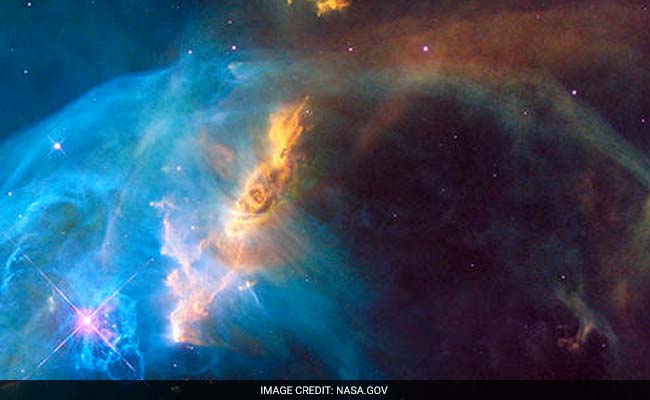 Hubble Spots Super-Hot Star 'Inflating' Giant Bubble