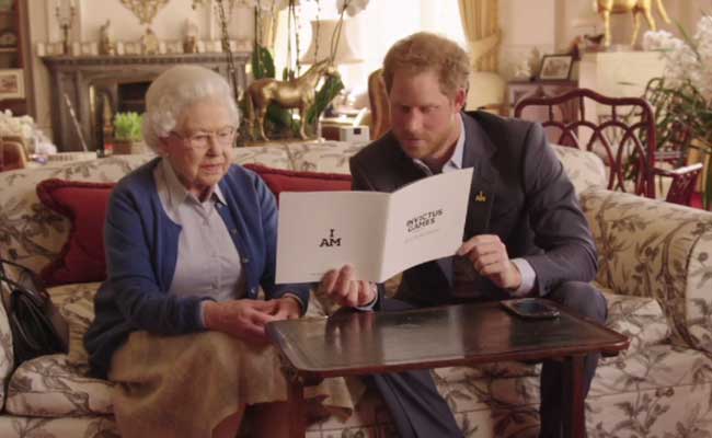 'Boom'. To A Dare From Obamas, The Queen Responded Such