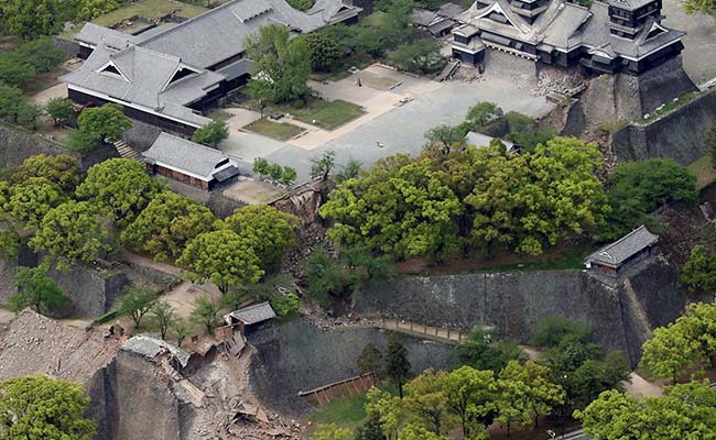 Japan Quake Breaches Historic Walls Of 400-Year-Old Kumamoto Castle