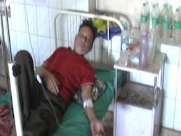 झारखंड : देवघर के सरकारी अस्पताल में बगैर पानी के 'काम चलाते' मरीज़ झारखंड : देवघर के सरकारी अस्पताल में बगैर पानी के 'काम चलाते' मरीज़