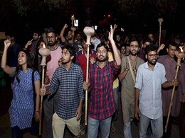 जेएनयू : दंडात्मक कार्रवाई के खिलाफ भूख हड़ताल पर बैठे कन्हैया कुमार और अन्य छात्र जेएनयू : दंडात्मक कार्रवाई के खिलाफ भूख हड़ताल पर बैठे कन्हैया कुमार और अन्य छात्र