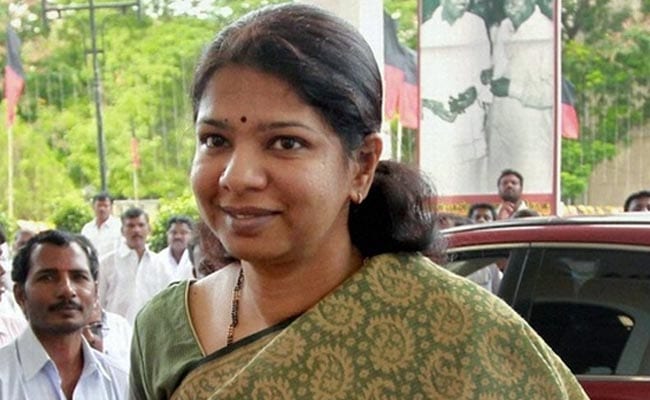 Karunanidhi's Daughter Kanimozhi Attacks AIADMK Government