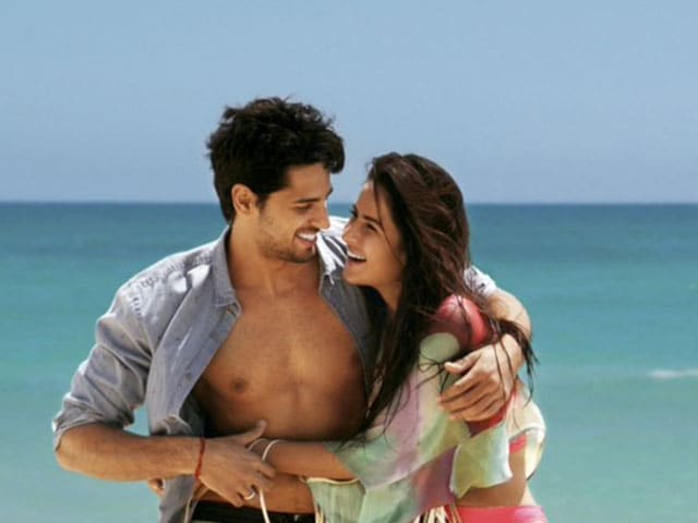 Katrina Kaif, Sidharth Malhotra ko Baar Baar Dekho on Poster #1