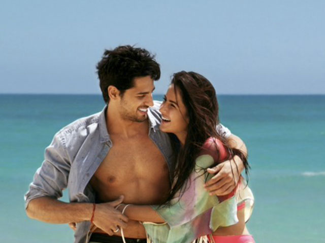 Katrina Kaif, Sidharth Malhotra <i>ko Baar Baar Dekho</i> on Poster #1