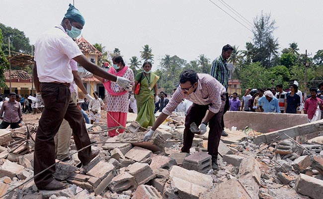 Kerala Temple Fire: Sonia Gandhi Asks Oommen Chandy To Take Strict Action