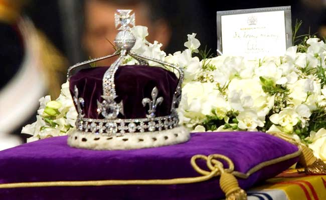 Besides Kohinoor, These 4 Items Were Also Taken Away By The British
