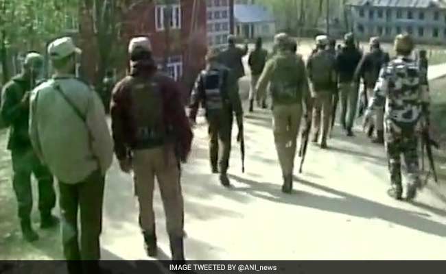 कश्मीर में बिगड़ते हालात : क्या अब सेना प्रदर्शनकारियों पर गोली चलाएगी?