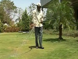 पानी की रेलगाड़ी तो दूसरी तरफ हरे भरे बागान : सूखे की मार झेल रहे लातूर के दो चेहरे पानी की रेलगाड़ी तो दूसरी तरफ हरे भरे बागान : सूखे की मार झेल रहे लातूर के दो चेहरे