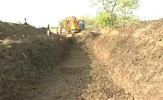 Latur Villages Team-Up To Work Their Way Out Of Long-Term Water Scarcity