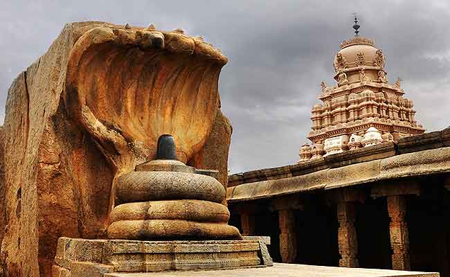 घायल होकर यहां गिरा था जटायु, आज रहस्यमय हैंगिंग पिलर मंदिर के लिए प्रसिद्ध है ये जगह