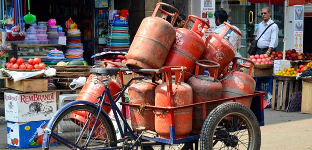 LPG Subsidy: Income Tax To Share Data Of Taxpayer Who Earn Over Rs 10 Lakh