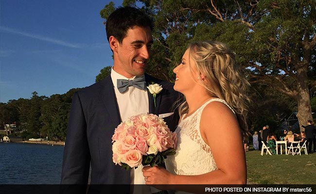 ऑस्ट्रेलिया के तेज गेंदबाज मिचेल स्टार्क ने क्रिकेटर गर्लफ्रेंड से की शादी... देखें PICS