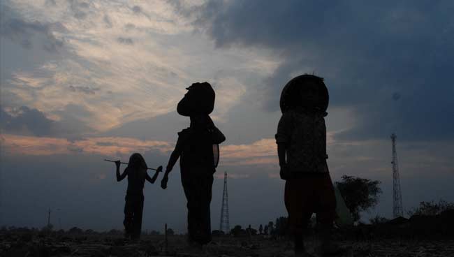 सरकार के खजाने से मजदूरों का इन्क्रीमेंट देखिए...