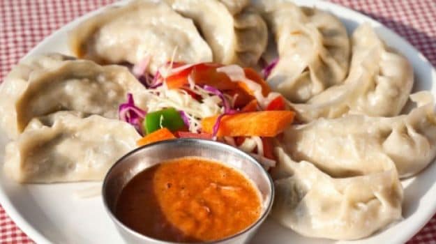 5 Best Places to Eat Momos in Mumbai