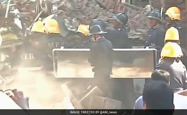 2 Dead, Several Feared Trapped As Building Collapses In Mumbai