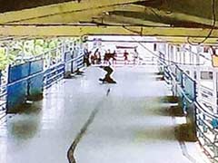 Mumbai: Man Hacks Rival, Waits For Him To Die, Commuters Watch