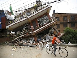 After Devastating Nepal Earthquake, Thousands Spend Night Under Open Sky After Devastating Nepal Earthquake, Thousands Spend Night Under Open Sky
