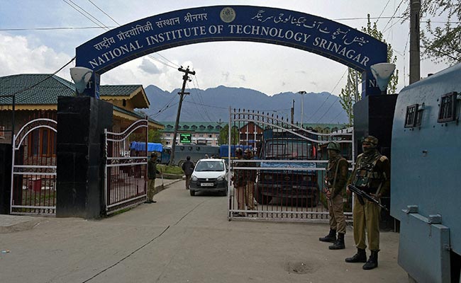 Jammu-Srinagar Highway Blocked Over NIT Protest