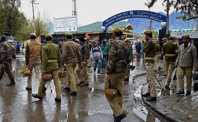 Protesting Students Demand Shifting NIT Out Of Srinagar, Boycott Classes