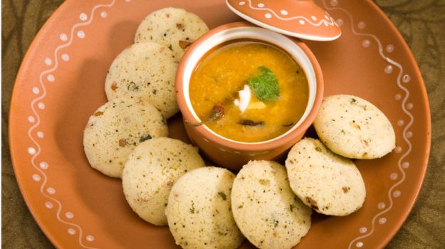 Weight Loss: How To Make High-Protein, Oats-<i>Dal Idli</i> Without </i>Idli</i> Maker