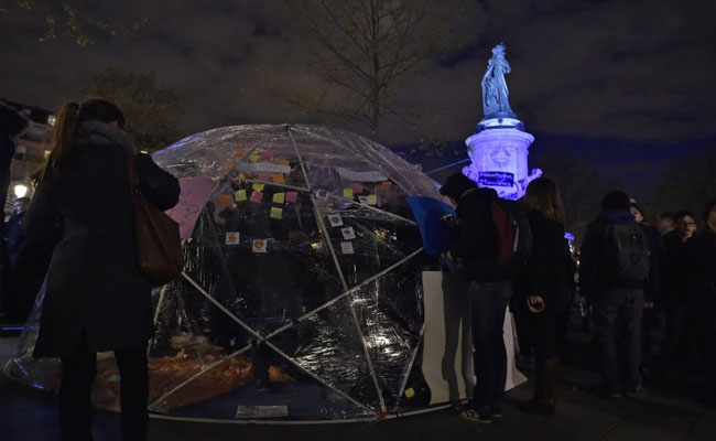 New Violence As Paris Police Break Up Youth Protest