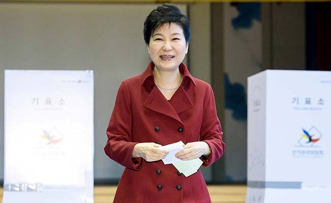 South Korea Prosecutors Bid To Question President Park Geun-Hye Over Scandal