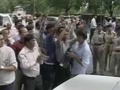 In Court, Arvind Kejriwal And Arun Jaitley. Outside, Supporters Clash.