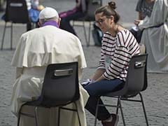 Pope Francis Hears Teenagers' Sins