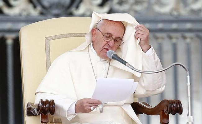 Pope Francis Refuses To Equate Islam With Violence