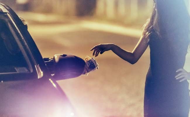 हाईटेक हुई वेश्यावृत्ति, इस राज्य में WhatsApp और App के जरिए हो रहा है Prostitution
