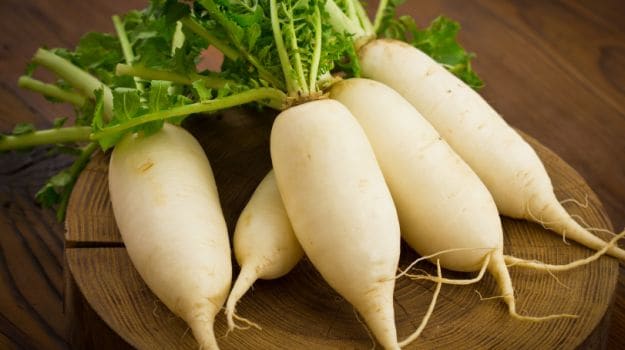 Radish Eating Benefits: मूली खाने के 6 जादुई फायदे जान आज से ही खाना कर देंगे शुरू