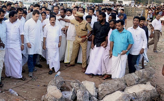 Congress Leader Rahul Gandhi Visits Fire Accident Site In Kerala